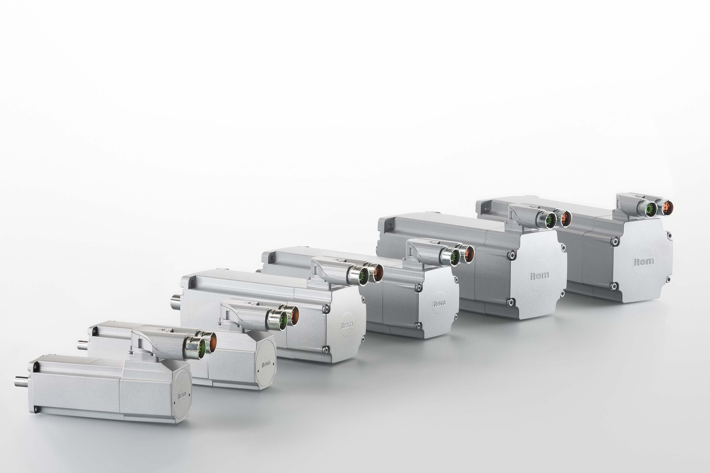 PIC_PRD_DYE_Gruppe-Motoren02_#SALL_#AINO_#V1